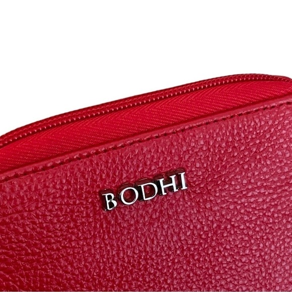 Bodhi Red Pebbled Leather Embossed Classic Small Wristlet Wallet - Picture 3 of 6